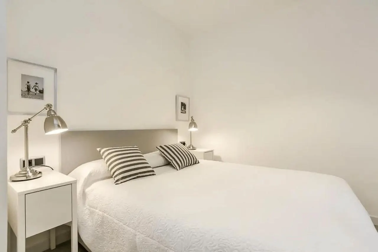 51Sam1021 - Modern Apartment Near Montjuic 바르셀로나