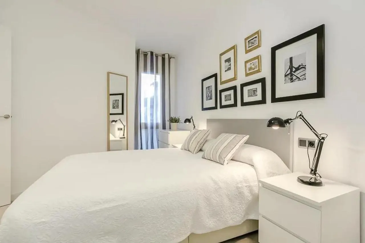51Sam1021 - Modern Apartment Near Montjuic Barcelona 0*,  Spain