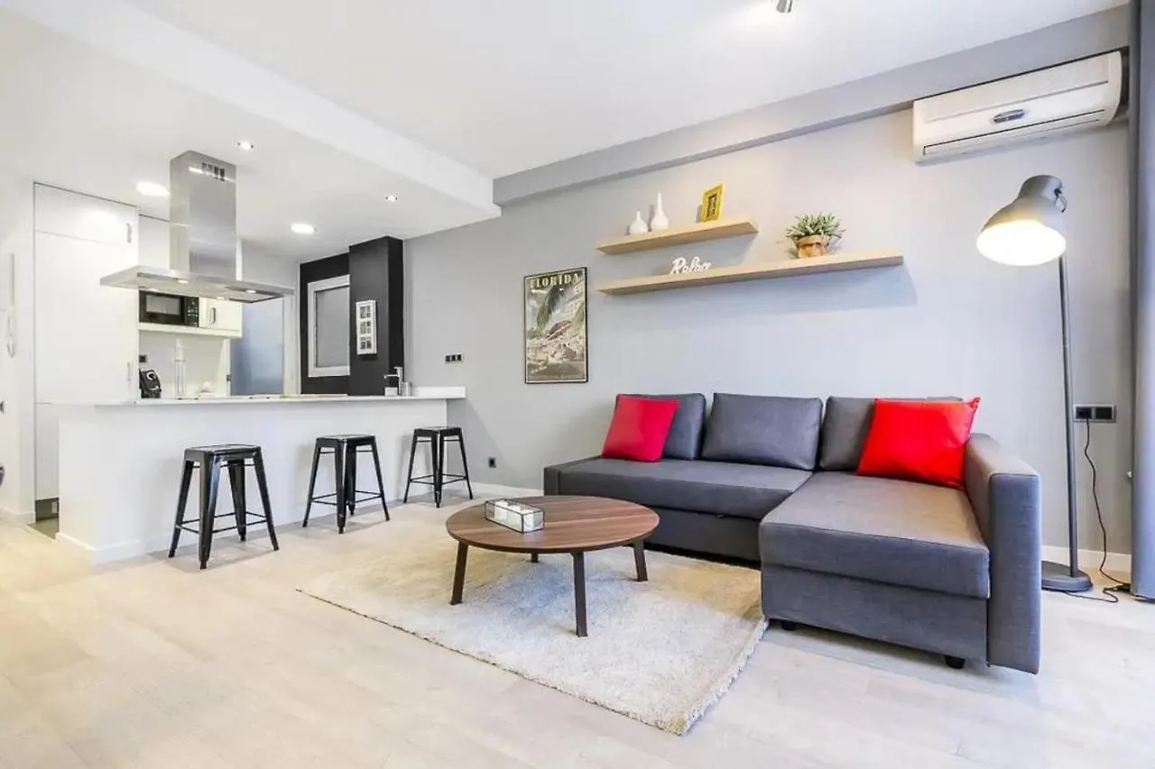 51Sam1021 - Modern Apartment Near Montjuic Barcelona