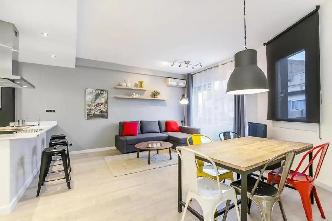 51Sam1021 - Modern Apartment Near Montjuic Barcelona