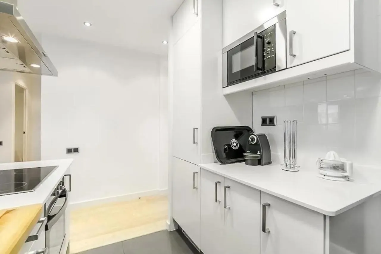 51Sam1021 - Modern Apartment Near Montjuic Barcelona