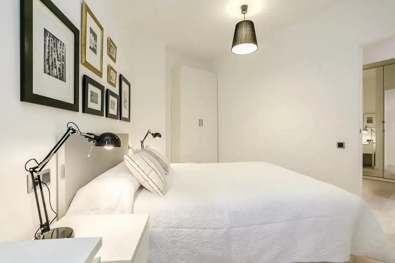 51Sam1021 - Modern Apartment Near Montjuic Barcelona
