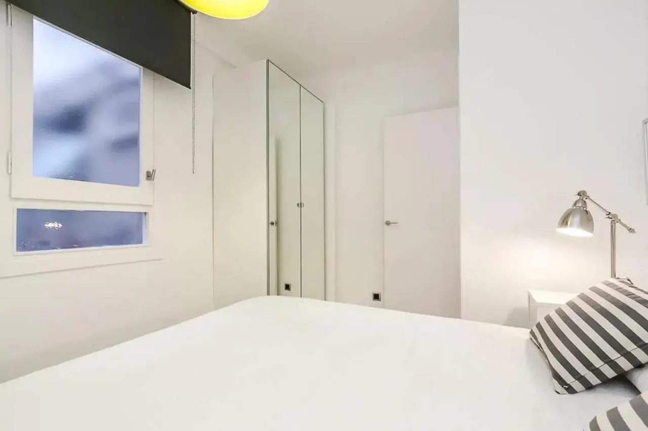51Sam1021 - Modern Apartment Near Montjuic Barcelona